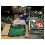 ASSORTED HOLIDAY DECORATIONS