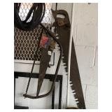 CONTENTS OF WALL HAND HELD SAW