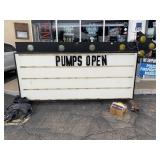 ARROW SIGN WITH LETTERS AND SPARE CAPS LIGHTS UP