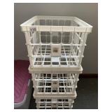 UNITED SOLUTIONS LARGE CRATE - WHITE PLASTIC,