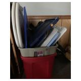 PLASTIC STORAGE CONTAINERS AND LIDS - ASSORTED