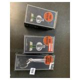 THREE KITCHEN GADGETS - WINE AERATOR, HANDHELD