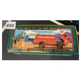 ERTL COLLECTIBLES - 1949 WHITE CAB TEXACO TRUCK