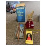 THE KOREAN GOLD CROWN - DECORATIVE CROWN W/