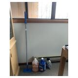 CLEANING SUPPLIES - MOP W/ HANDLE, TANGERINE