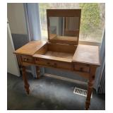 WOOD VANITY W/ MIRROR, DRAWERS, TURNED LEGS.