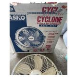LASKO CYCLONE 20 IN AIR CIRCULATOR NIB.