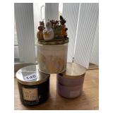 3 CANDLES AND TOPPER - WHITE BARN FRESH CUT