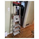 HAILO ALUMINUM STEP LADDER - MODEL 8030-428, 36'