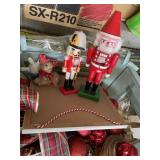 CHRISTMAS ORNAMENTS & DECORATIONS - RED/GOLD