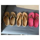 WOMENS SZ 10 CASUAL THONG SANDALS - ASSORTED