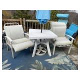 OUTDOOR PATIO DINING SET W/ UMBRELLA.