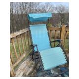 ZERO GRAVITY OUTDOOR RECLINER CHAIR.