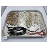 ASSORTMENT OF COSTUME JEWELRY NECKLACES