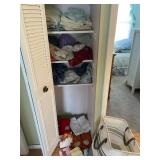 ASSORTED TOWELS AND LINENS - BATH, HAND,