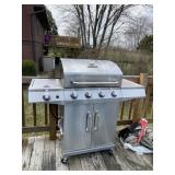 CHAR-BROIL PERFORMANCE GAS GRILL.