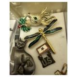 ASSORTED METAL FIGURINES & BROOCHES - GOLD FILLED