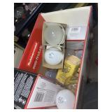 ASSORTMENT OF LIGHT BULBS