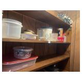 ASSORTED KITCHEN STORAGE CONTAINERS & GLASSWARE -