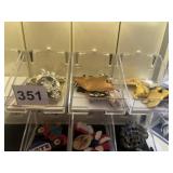 VTG COSTUME JEWELRY BROOCHES & PINS. COPPER LEAF