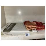 TABLECLOTH AND NAPKINS, LA BLECQUER BRAND.