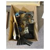 LIONEL MODEL TRAIN SET & ACCESSORIES -