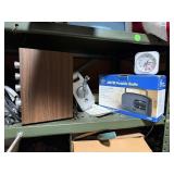 SMALL HAND CRANK RADIO SMALL SPACE HEATER SONY