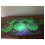 SET OF 7 GREEN DEPRESSION GLASS BOWLS, 5IN
