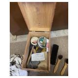 ESQUIRE SHOE VALET DELUXE - WOOD BOX, VINTAGE