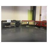 VINTAGE TIN TOY TRAIN SET - 3 CARS.