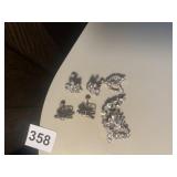 VTG RHINESTONE EARRINGS & BROOCH COLLECTION.