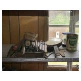 ASSORTED MACHINISTS TOOLS & VINTAGE MOTOR OIL.