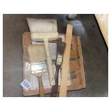 ASSORTED PAINT BRUSHES