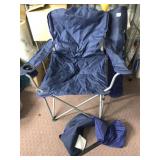 2 FOLDING CHAIRS