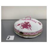 HEREND HAND PAINTED PORCELAIN COVERED BOX NO