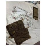 ASSORTED FABRIC TABLE RUNNERS & DECORATIVE PILLOW