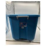 STERLITE 20-GAL BLUE STORAGE CONTAINER.