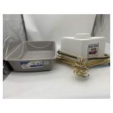 PETMATE LITTER PAN W/ HANGA-DANGA HANGER STORAGE.