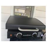 BLACKSTONE 2-BURNER GRIDDLE W/ PORTABLE STAND.
