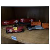 ASSORTED SANTA FE & AMTRAK MODEL TRAIN CARS,
