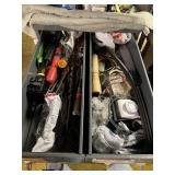 METAL TOOLBOX W/ ASSORTED HOUSEHOLD TOOLS,