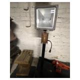 INDUSTRIAL WORK LIGHT W/ 500 WATT LAMP MAX,