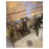 HEAVY-DUTY ADJUSTABLE METAL SUPPORT STANDS.