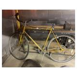 YELLOW BICYCLE W/ DROP HANDLEBARS, 1975 CYCLE
