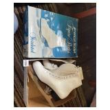 AMERICAN ROCKET FIGURE SKATES, LADIES WHITE, SIZE
