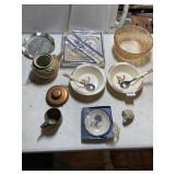 WOVEN BASKET CARNIVAL GLASS BOWL, CHILD