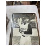FRAMED PHOTO ROBERTO CLEMENTE