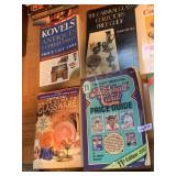 ANTIQUES & COLLECTIBLES PRICE GUIDES