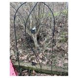 DECORATIVE METAL GARDEN TRELLIS.