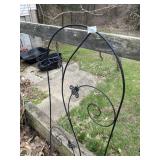 BLACK METAL GARDEN TRELLIS.